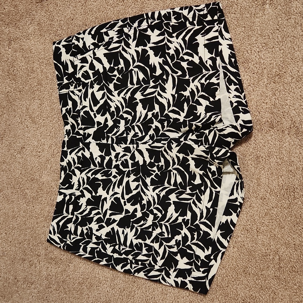 J. Crew black & white shorts, like new, size 6